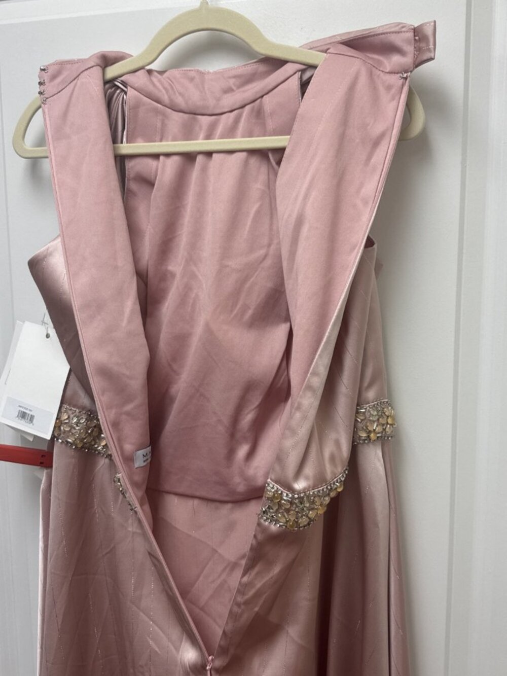 Mac Duggal Size 16 W Pink Evening Gown Formal Maxi Dress Halter Beaded Waist NWT - Picture 10 of 12